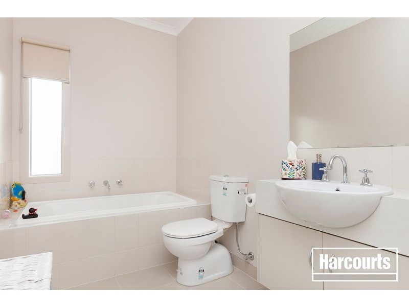 23 Grassland Crescent, Officer VIC 3809