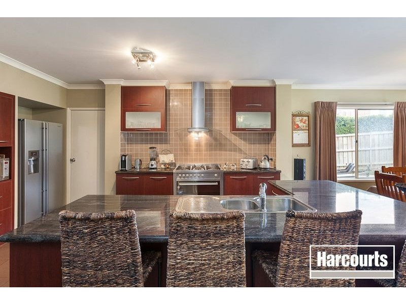 4 Highvale Crescent, Berwick VIC 3806