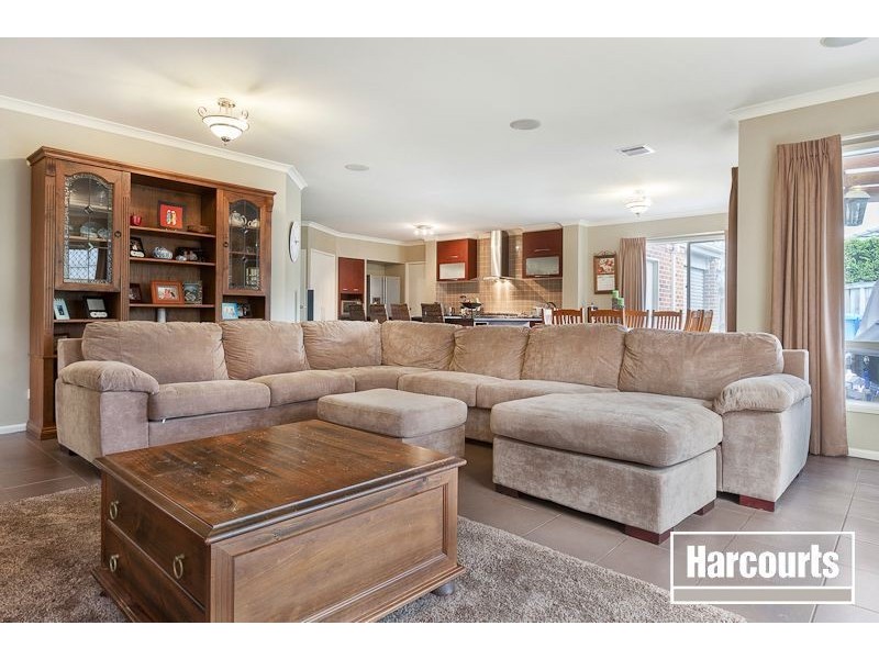 4 Highvale Crescent, Berwick VIC 3806