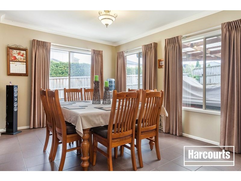 4 Highvale Crescent, Berwick VIC 3806