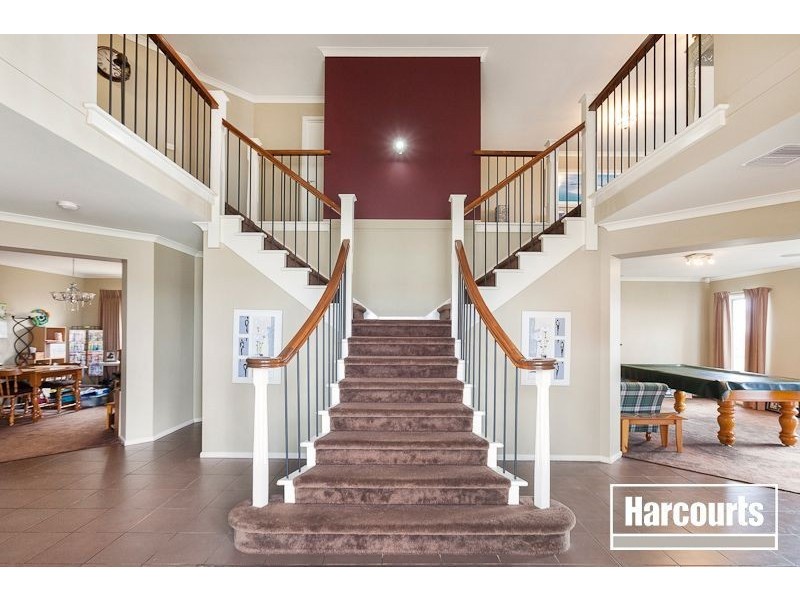 4 Highvale Crescent, Berwick VIC 3806