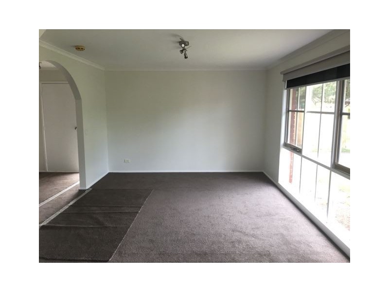 2/31 Florence Avenue, Berwick VIC 3806