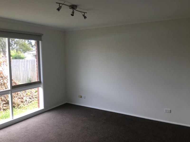 2/31 Florence Avenue, Berwick VIC 3806