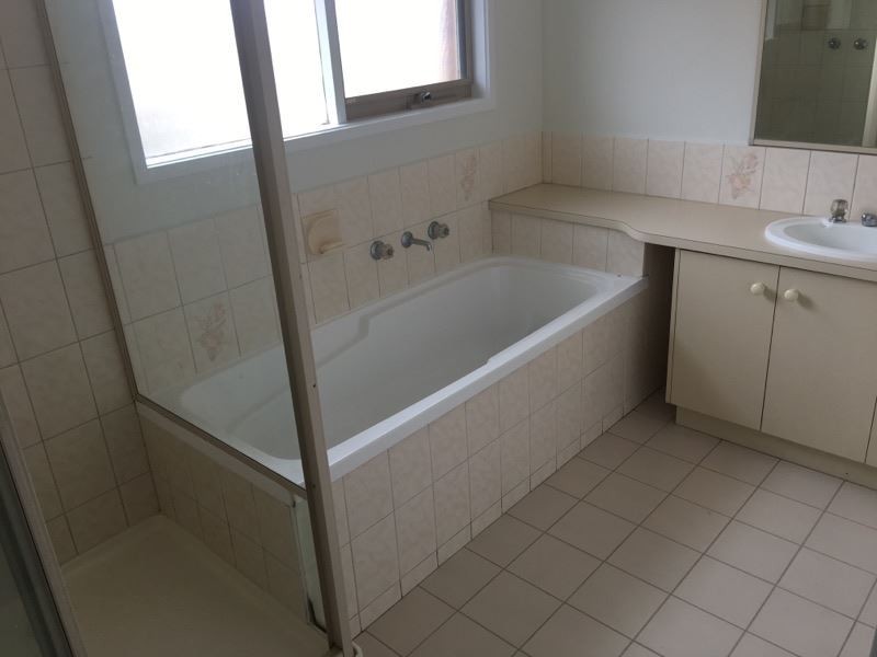 2/31 Florence Avenue, Berwick VIC 3806