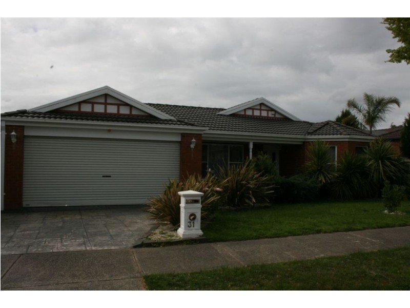 31 Kippenross Drive, Narre Warren South VIC 3805
