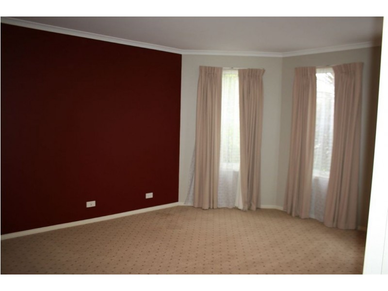 31 Kippenross Drive, Narre Warren South VIC 3805