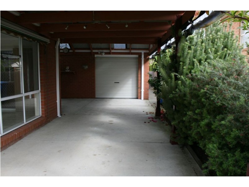 31 Kippenross Drive, Narre Warren South VIC 3805