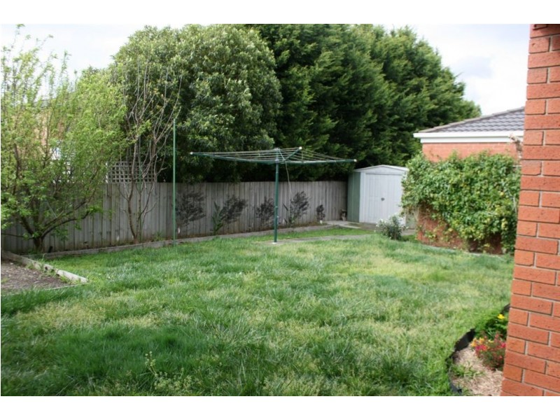 31 Kippenross Drive, Narre Warren South VIC 3805