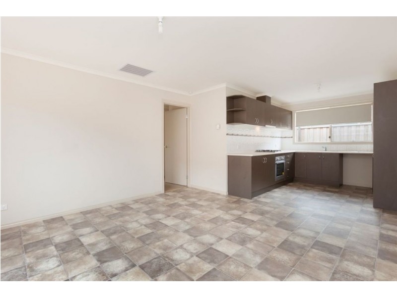 4 Rammer Way, Cranbourne East VIC 3977