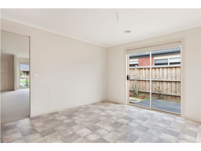 4 Rammer Way, Cranbourne East VIC 3977