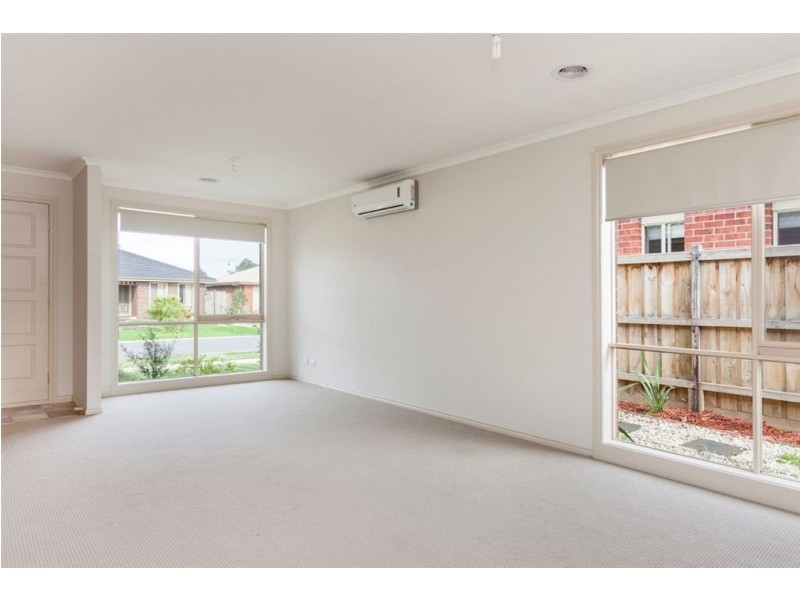 4 Rammer Way, Cranbourne East VIC 3977