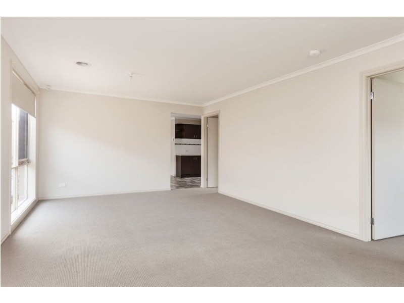 4 Rammer Way, Cranbourne East VIC 3977