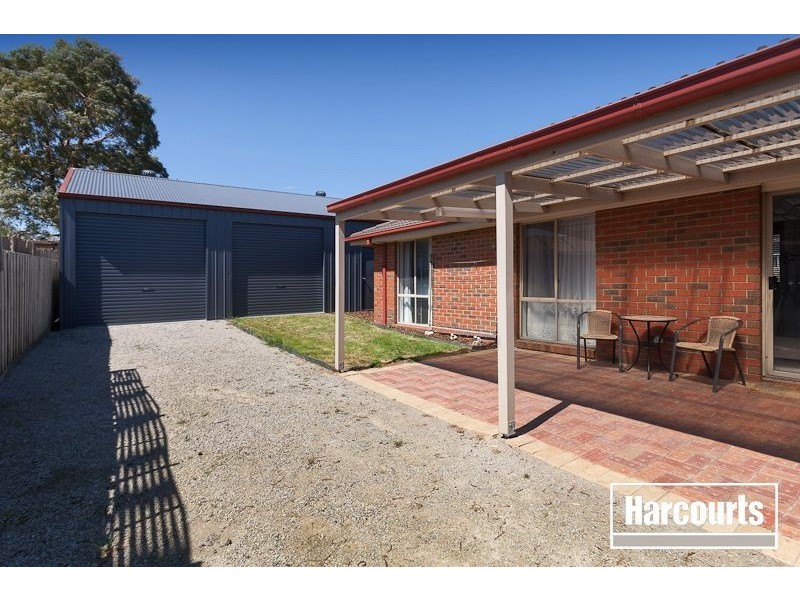 2 Michelle Drive, Berwick VIC 3806
