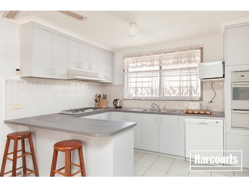 2 Michelle Drive, Berwick VIC 3806