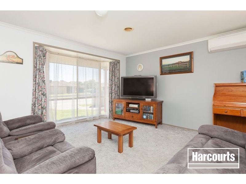 2 Michelle Drive, Berwick VIC 3806