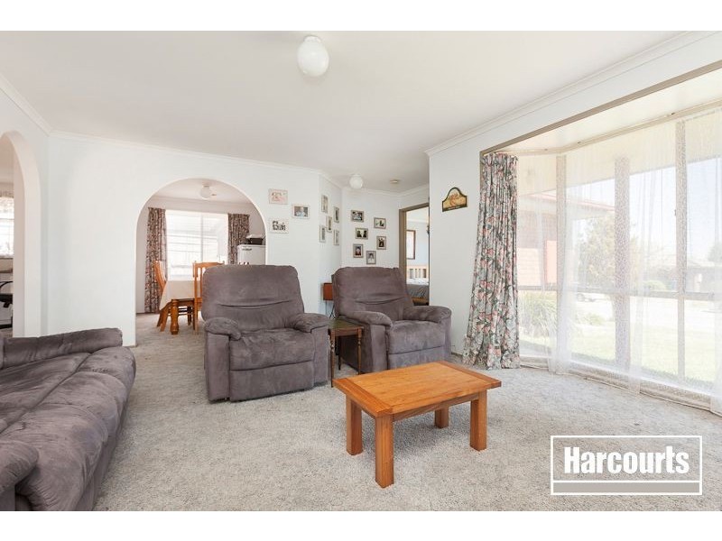 2 Michelle Drive, Berwick VIC 3806