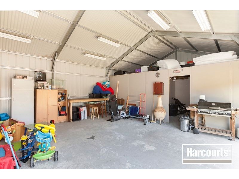 2 Michelle Drive, Berwick VIC 3806