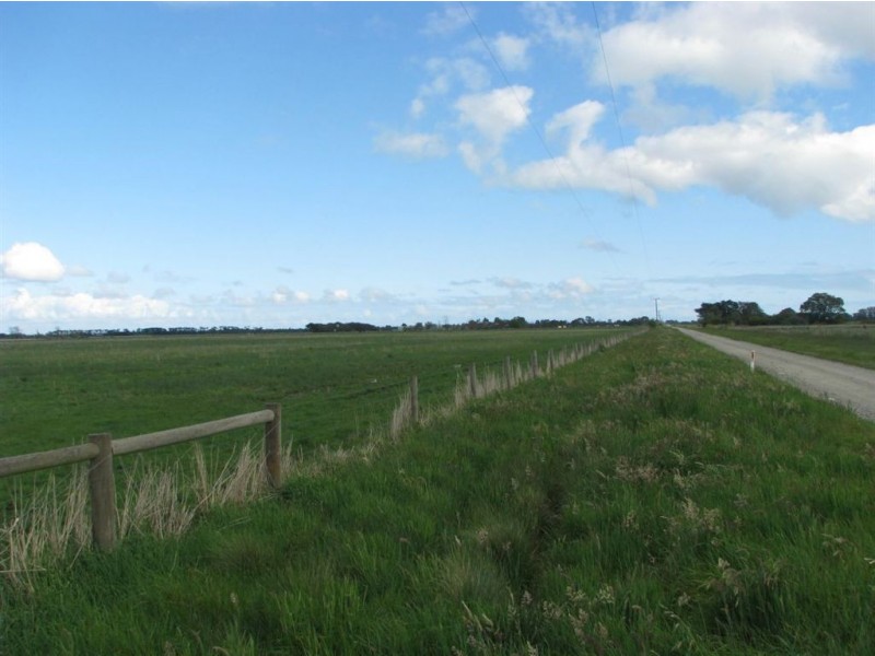 230 Muddy Gates Lane, Clyde VIC 3978