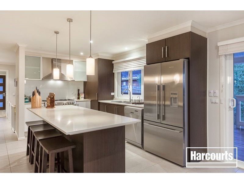 33 Chantell Avenue, Endeavour Hills VIC 3802