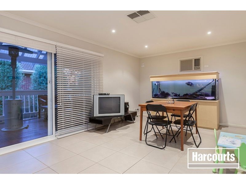 33 Chantell Avenue, Endeavour Hills VIC 3802