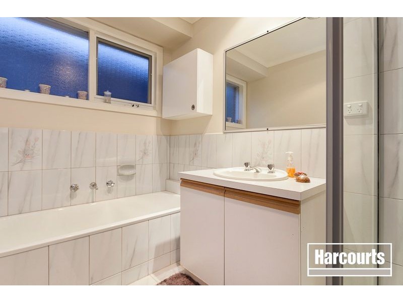 33 Chantell Avenue, Endeavour Hills VIC 3802