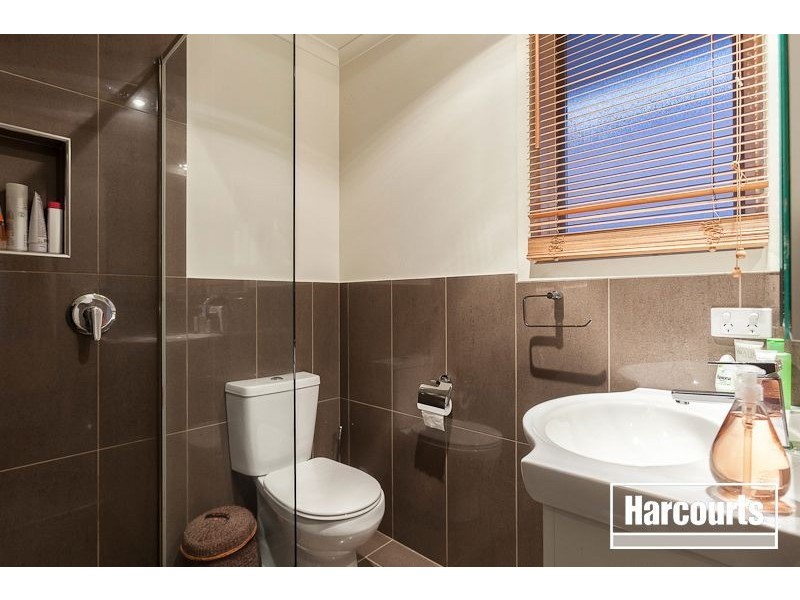 33 Chantell Avenue, Endeavour Hills VIC 3802