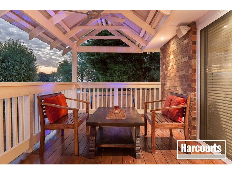 33 Chantell Avenue, Endeavour Hills VIC 3802