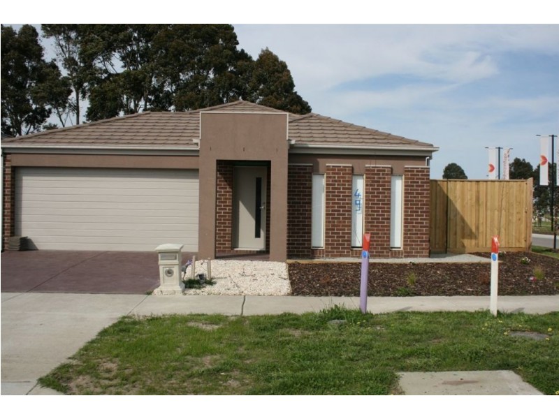 2 Cranbrook Circuit, Officer VIC 3809
