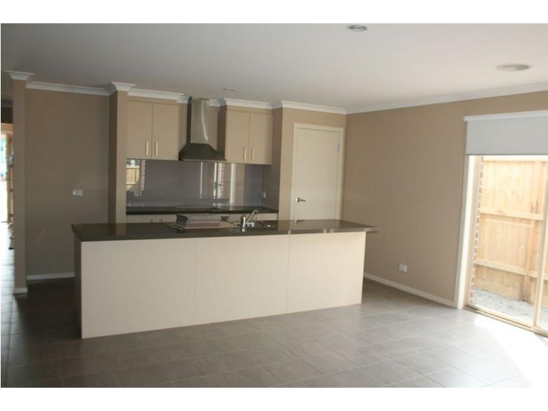 2 Cranbrook Circuit, Officer VIC 3809