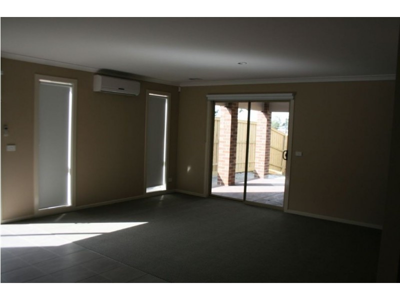 2 Cranbrook Circuit, Officer VIC 3809