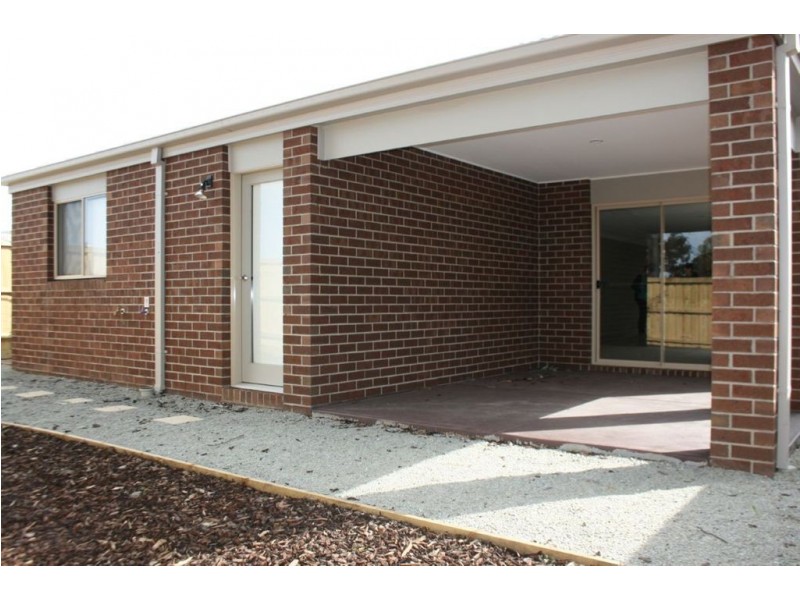 2 Cranbrook Circuit, Officer VIC 3809