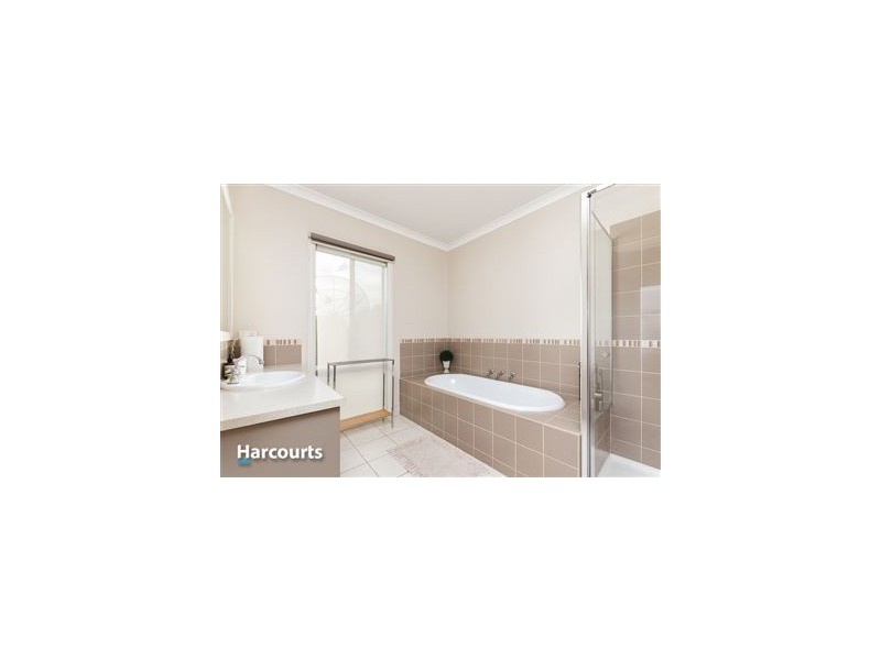 57 Bridgewater Boulevard, Berwick VIC 3806