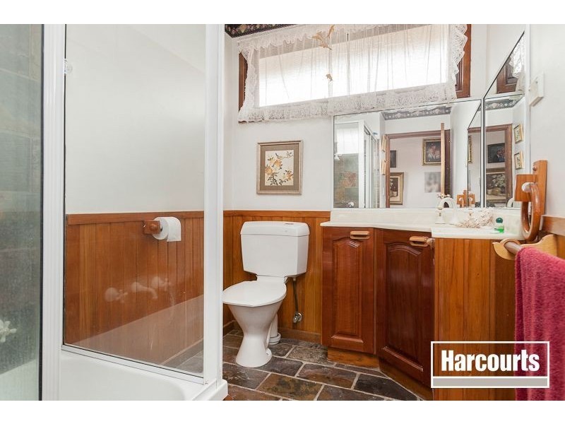 6 Walton Ctr, Narre Warren VIC 3805