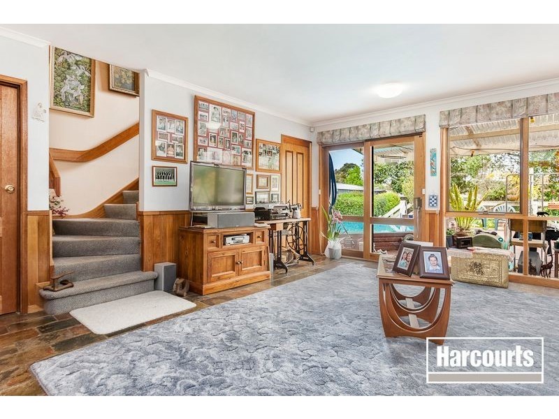 6 Walton Ctr, Narre Warren VIC 3805