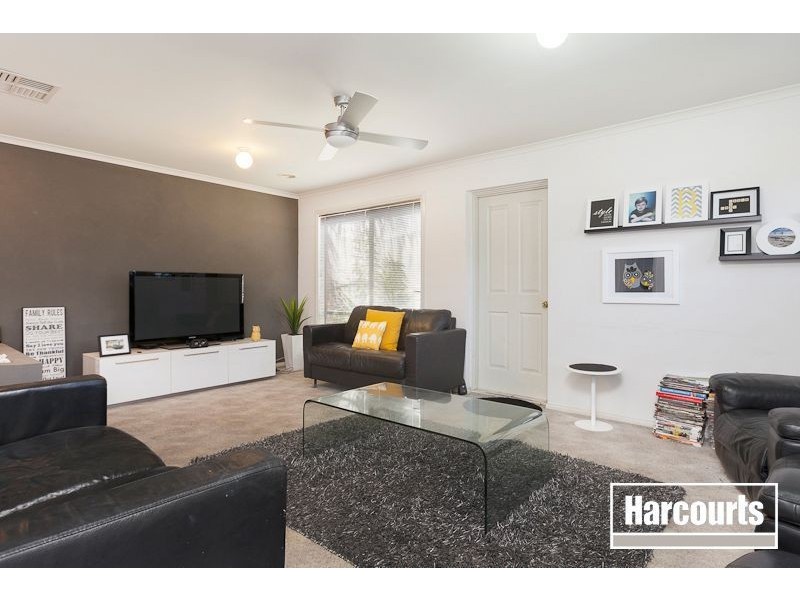 8 Pledger Close, Narre Warren South VIC 3805