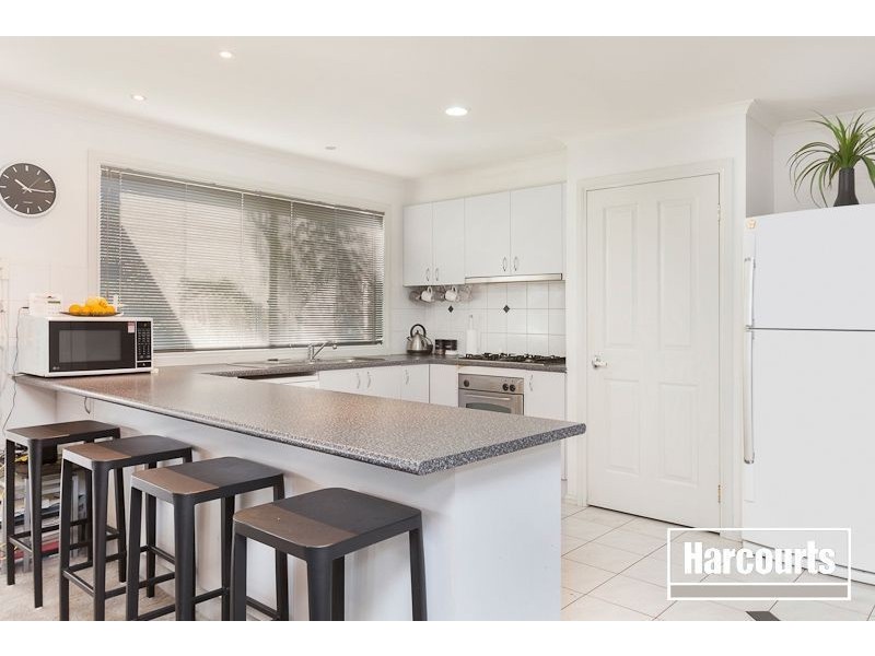 8 Pledger Close, Narre Warren South VIC 3805