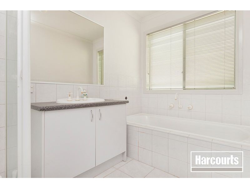 8 Pledger Close, Narre Warren South VIC 3805