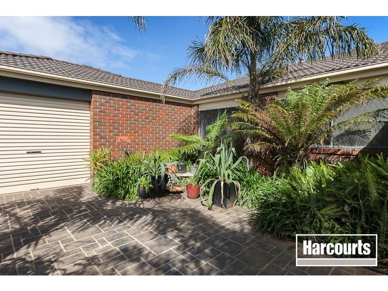 8 Pledger Close, Narre Warren South VIC 3805