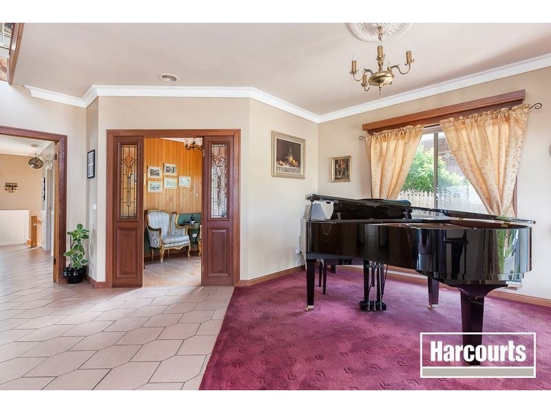 1 Biralee Court, Berwick VIC 3806