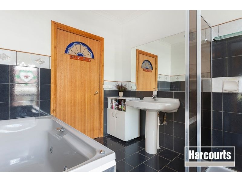 1 Biralee Court, Berwick VIC 3806