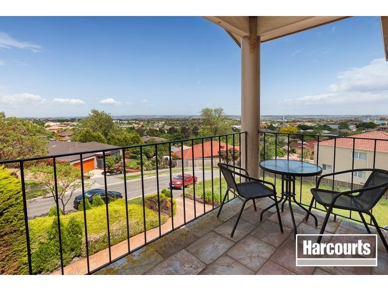 1 Biralee Court, Berwick VIC 3806