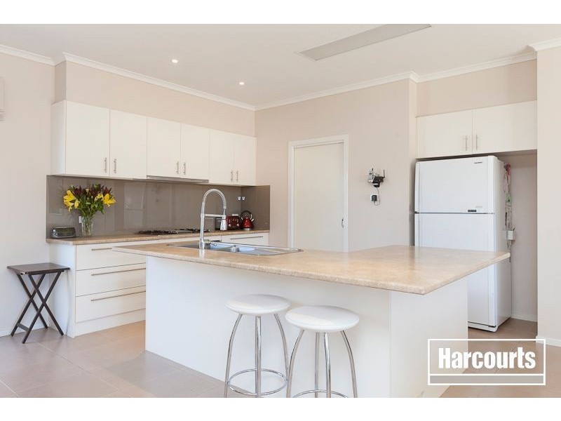 21 Marbelia Drive, Berwick VIC 3806