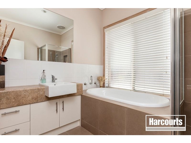 21 Marbelia Drive, Berwick VIC 3806