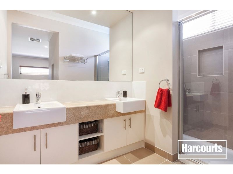 21 Marbelia Drive, Berwick VIC 3806