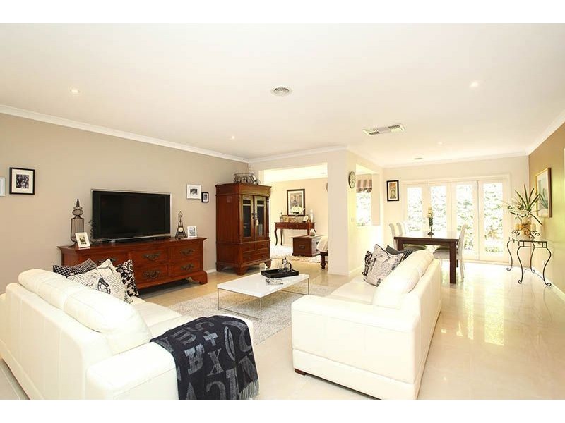 5 Hillgrove Crescent, Berwick VIC 3806