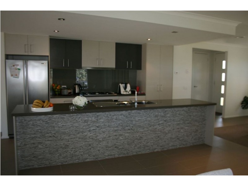 2 Aspect Lane, Cranbourne North VIC 3977