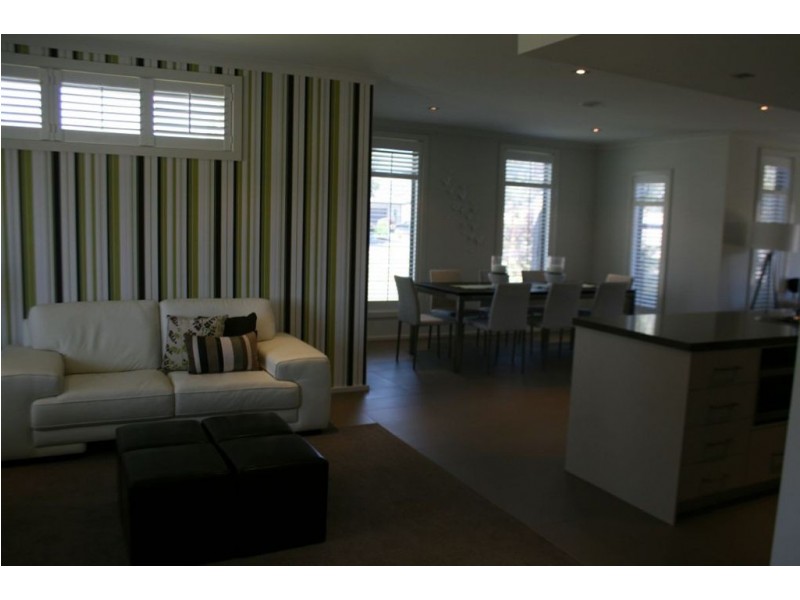 2 Aspect Lane, Cranbourne North VIC 3977