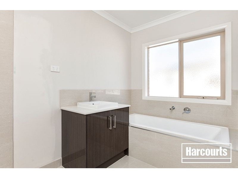 56 Grandvue Blvd, Pakenham VIC 3810