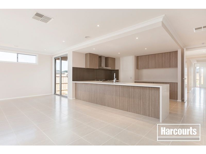 112 Sabel Drive, Cranbourne North VIC 3977
