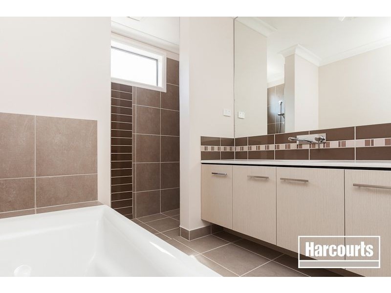 112 Sabel Drive, Cranbourne North VIC 3977